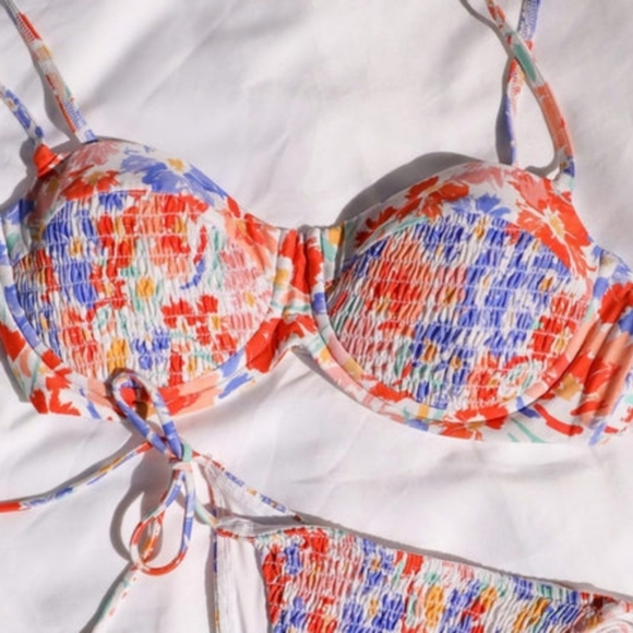 L*Space Marley Smocked Underwire Bikini Top Flowers Forever Floral - Picture 3 of 6